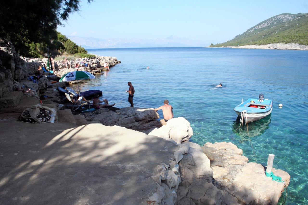 Apartments By The Sea Cove Zarace - Gdinj, Hvar - 4598 المظهر الخارجي الصورة