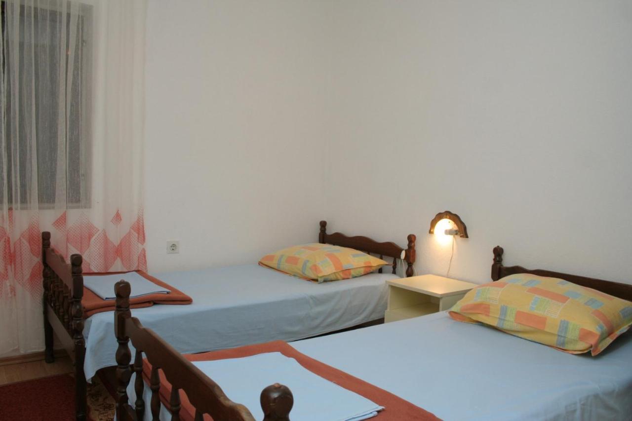 Apartments By The Sea Cove Zarace - Gdinj, Hvar - 4598 المظهر الخارجي الصورة