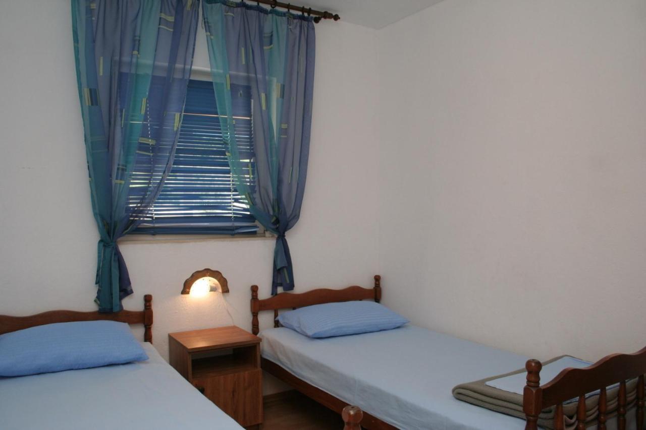 Apartments By The Sea Cove Zarace - Gdinj, Hvar - 4598 المظهر الخارجي الصورة
